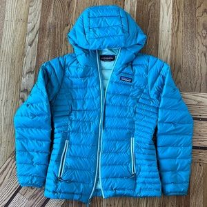 Patagonia down sweater hoody teal size XS like new!